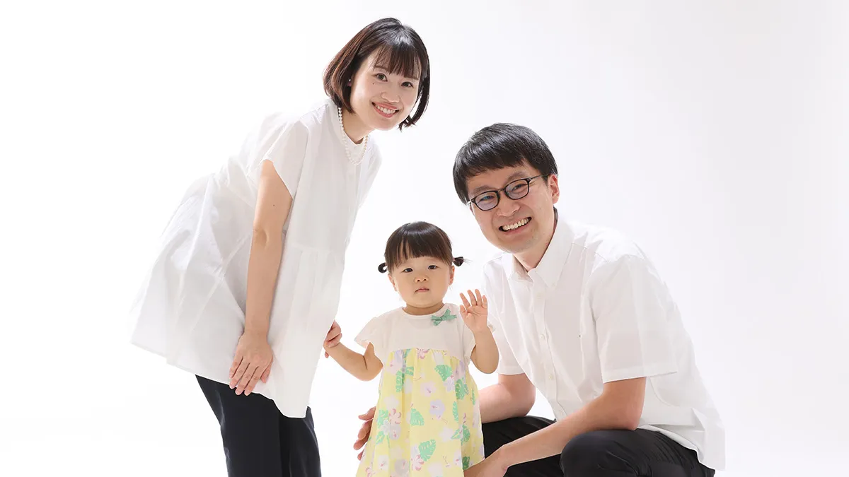 3人で並ぶ時間を写真に仕上げる、家族写真#1